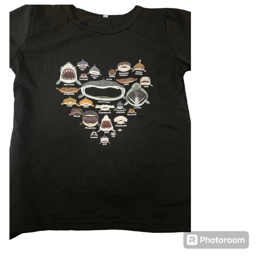 No Brand boys t shirt with images of the different sharks and their names